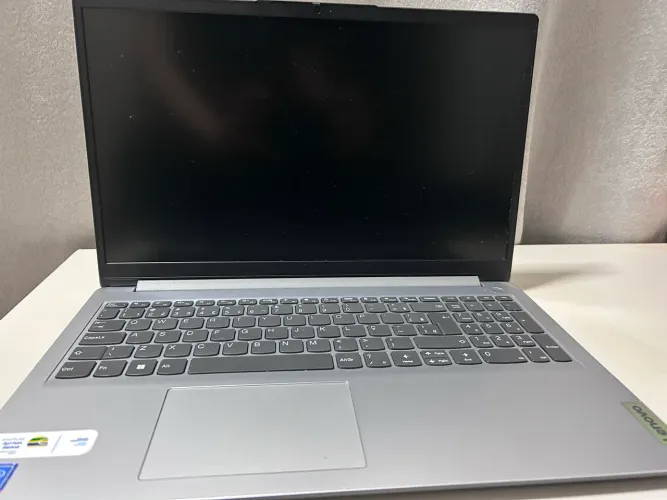 Notebook Lenovo IdeaPad 1 15,6" - SSD 128GB - 4GB RAM - Windows 11