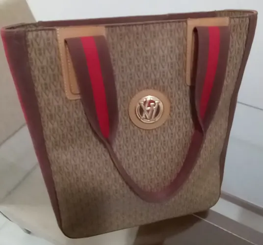 Bolsa feminina Victor Hugo