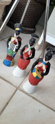 Trio de africanas em cerâmica 0,15cm