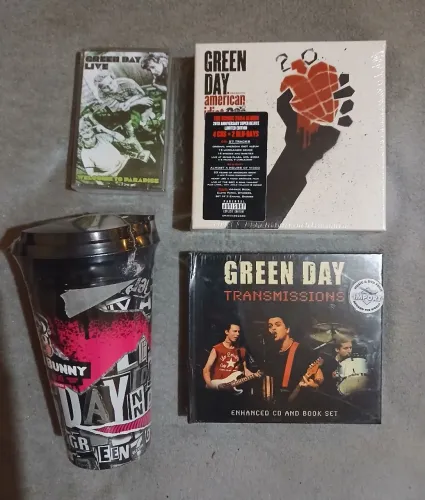 Kit Green Day CD + copo + fita cassete + box
