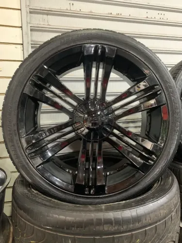 Rodas Luina aro 22 5x115 C/Pneus usados Presencial