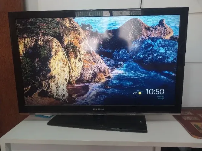 TV SAMSUNG LCD 40" com resolução Full HD e conversor digital integrado
