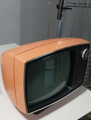 Tv anos 70 - Philco Ford laranja (Decoração)