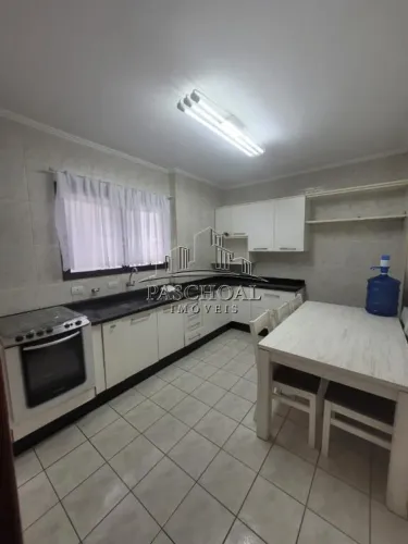 2 QUARTOS SENDO 1 SUÍTE NA VILA GUILHERMINA PRAIA GRANDE A 180 METROS DO MAR COM 2 SACADAS