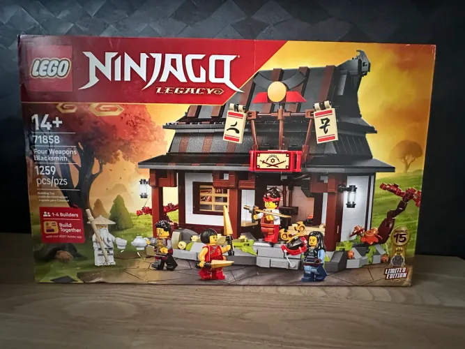 Lego Ninjago 71858 Aniversário de 15 Anos do Ferreiro das Quatro Armas