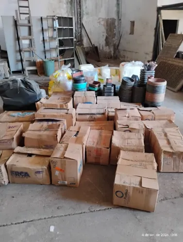 Vendo mercadorias de bazar e utilidades - estoque