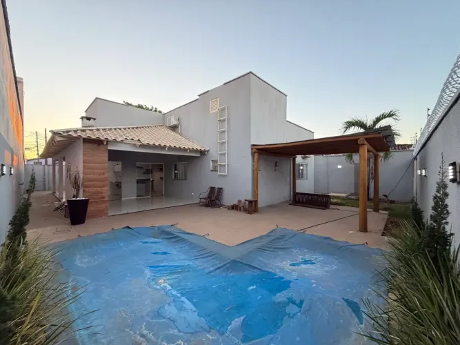 Casa com 3 Suítes Plenas, Área Gourmet e Planejados na 105 Norte