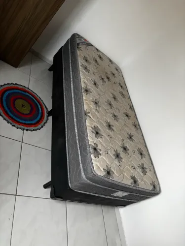 Cama de Solteiro Ortobom em perfeito estado 