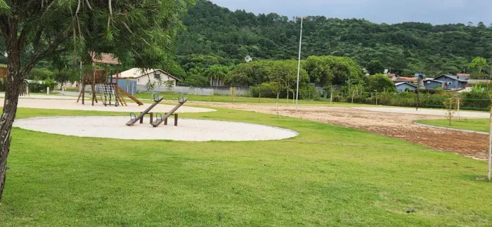 TERRENO EM CANASJURE CONDOMINIO VILAPORÉ 2