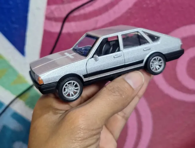 Miniaturas de carros nacionais em metal colecionáveis