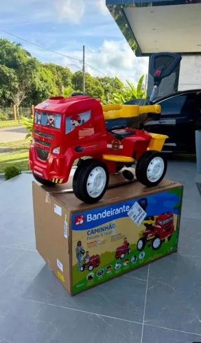 Caminhão infantil Passeio e Pedal<br>*R$ 479,90*<br><br>P