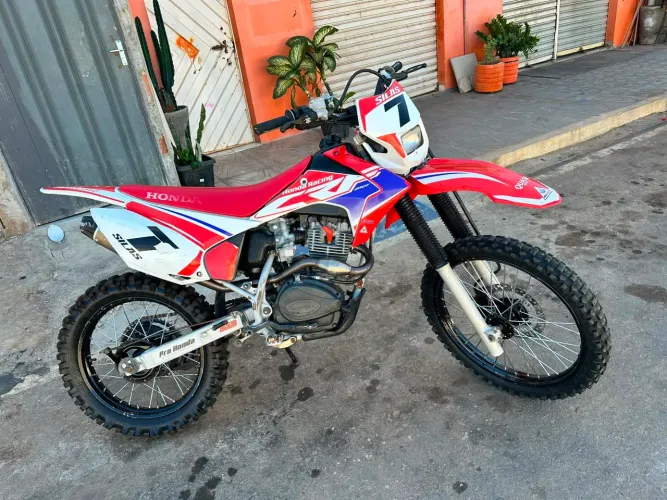 Moto Honda CRF 230F