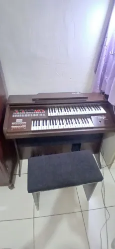 Órgão Musical eletrônico