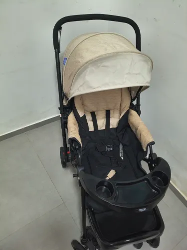 Carrinho de bebê semi novo