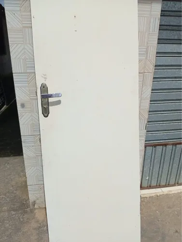 Porta Compensado 2,10 x 70 e 2,10 x 60 seminovas
