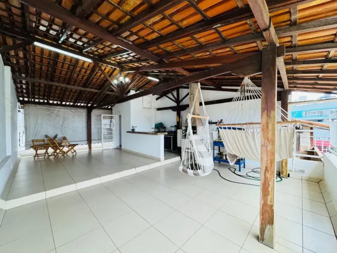Casa geminada com 2 quartos semi suítes 3 banheiros 1 vaga