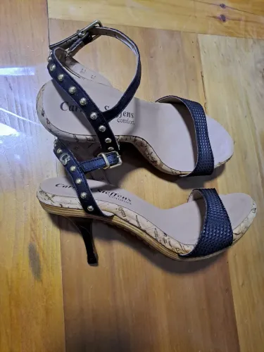 Linda sandália Carmen Steffens