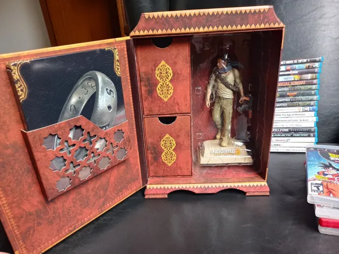 Uncharted 3 Drake's Deception Collector's Edition