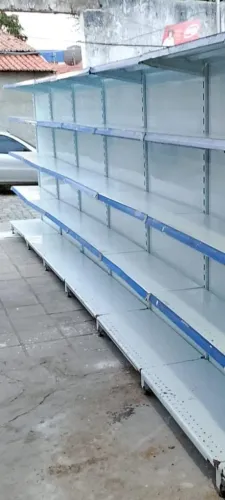 9 metros de gôndolas de parede 430 o metro