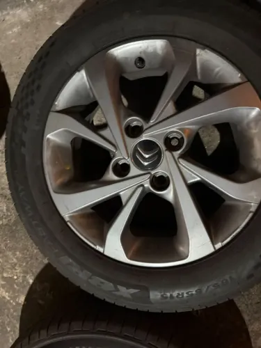 Jogo de rodas com pneus aro 15 Citroën c3 2023