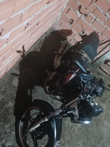 Moto com uns detalhes pra fazer boa pra trabalhar moto com dok em dia recibo em branco
