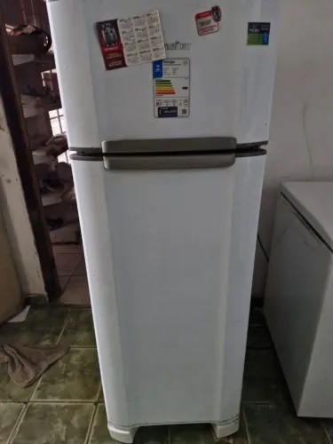 Geladeira Esmaltec 220v