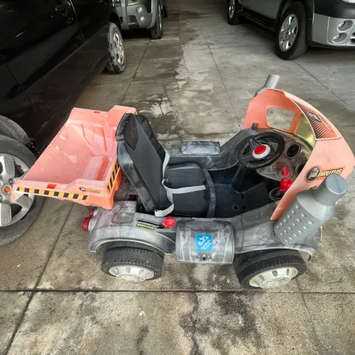 Carrinho eletrônico Bandeirantes Caminhão Caçamba Brutos 