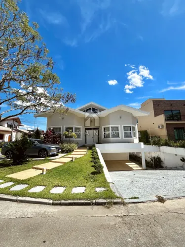 Casa térrea à venda no condomínio Terras de Santa Clara - Jacareí/SP