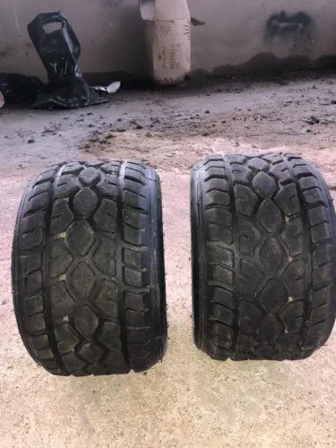 Pneu de kart semi novo GM só 2