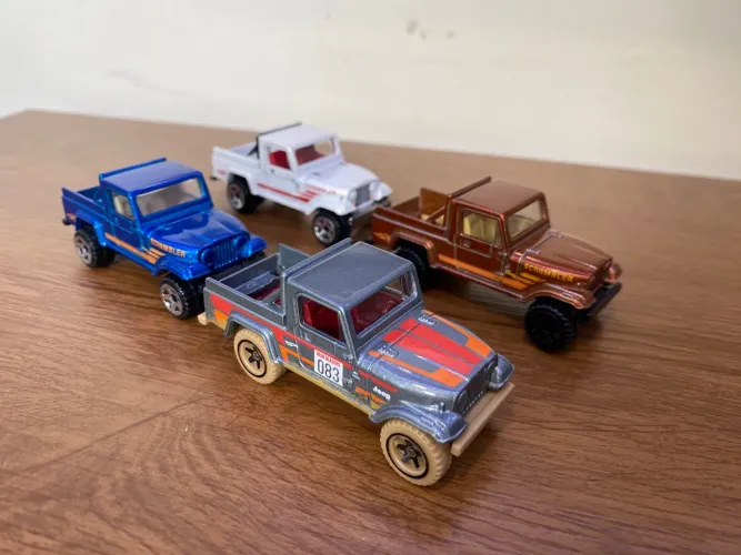 Lote 4 Hotwheels Jeep Scrambler Loose 1:64 Carrinhos Hot Wheels