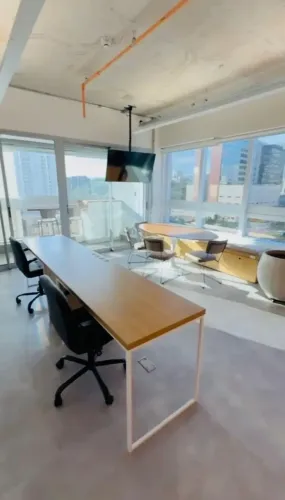 Sala comercial vista livre e com planejados / mobiliada para Aluguel - Bosque Maia