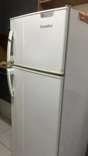 Vendo geladeira duas portas