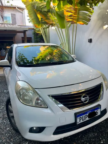 Nissan Versa SL 1.6 16V Flex Fuel 4P Mec. 2014