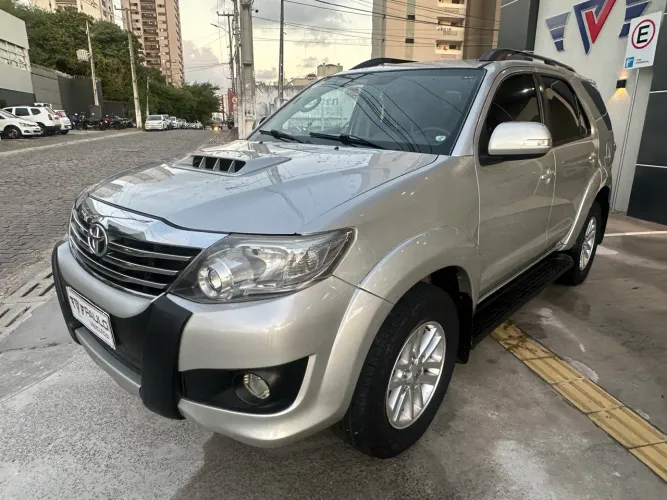 Toyota Hilux SW4 SRV D4-d 4X4 3.0 TDI Dies. AUT 2012