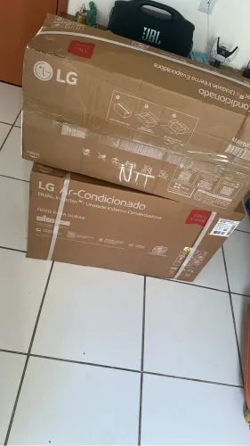 Vendo ar-condicionado na caixa