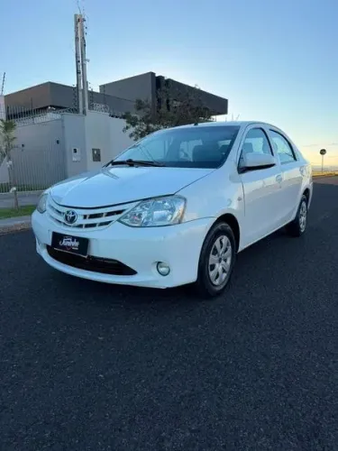 Toyota Etios X Plus 1.5 Flex 16V 5P Mec. 2014