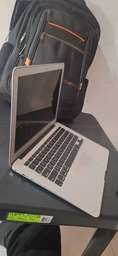 MacBook Air A1466 (EMC 3178) - Para Peças ou Reparo
