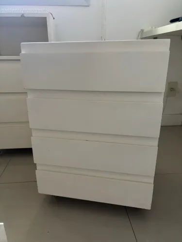 Mesinha de cabeceira 