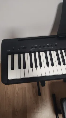 Piano novo modelo KAWAI 1000B com acessórios extras, banqueta, pedal, suporte partitura