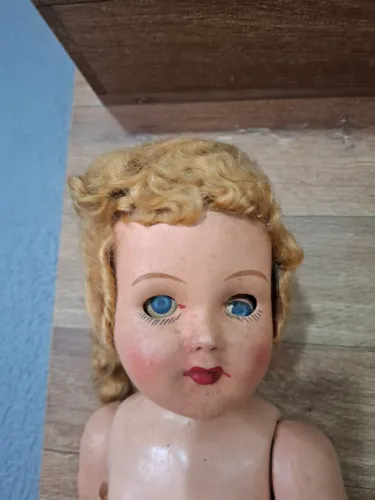 Boneca Baquelite antiga.
