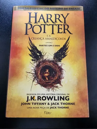 Livro Harry Potter e a criança amaldiçoada - J. K. Rowling