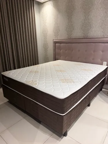 Cama queen 
