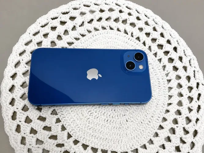 iPhone 13