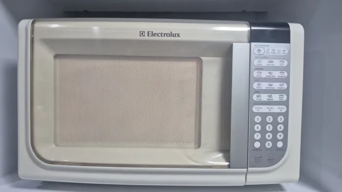 Microondas Electrolux 31l em perfeito estado