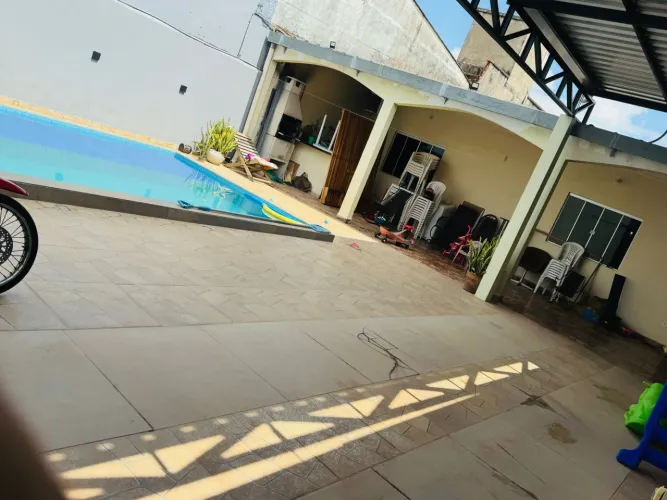 Casa no na principal do Nova esperança próximo ao atacadão 