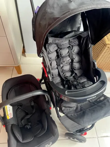 Carrinho e bebê conforto