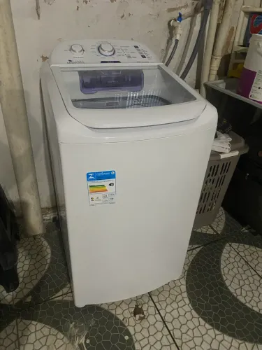 Máquina Electrolux 8,5 kg, menos de 1 ano de uso, funcionando perfeitamente. Confira!