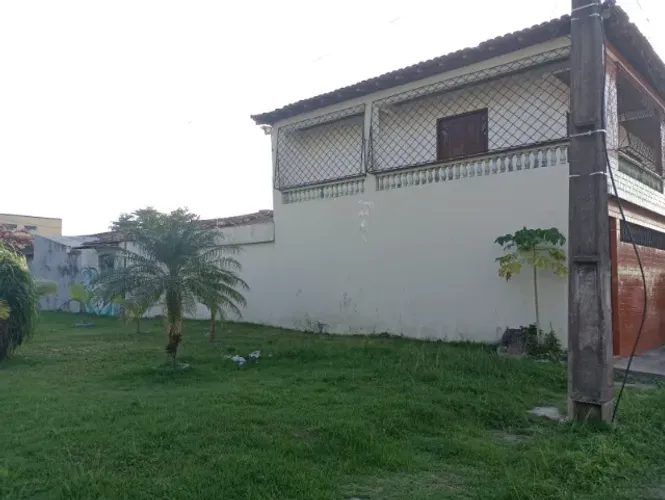 Casa Duplex no Conjunto Catalina - 5 Qts + 2 Cômodos - Ideal para Residencial ou Comercial
