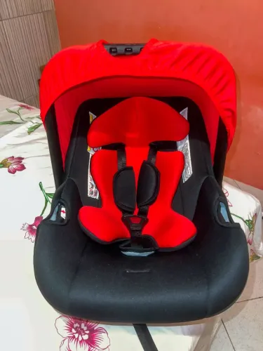 Vendo bebê conforto still baby novo