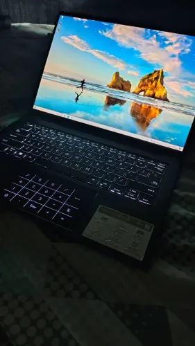 Asus Zenbook i7 13th NVME 500gb 16gb DDR5 6400mhz tela OLED 2.8k 120hz